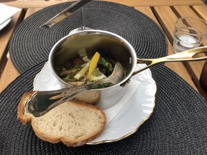 Shiitake a bulhao Pago  at Remédio Santo - Baixa in Porto