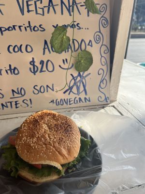 Una hamburguesa de setas  at Pez Vegano in Mexico City