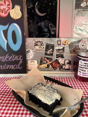 Pastel Bruce  at Pez Vegano in Mexico City