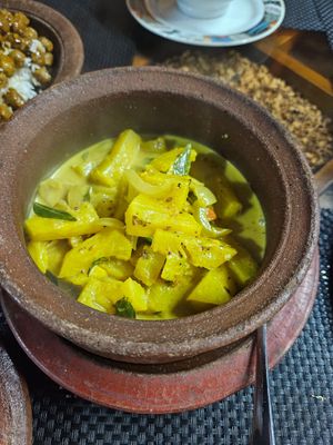 Pineapple curry at Dushan's Home Kitchen in Nuwara Eliya