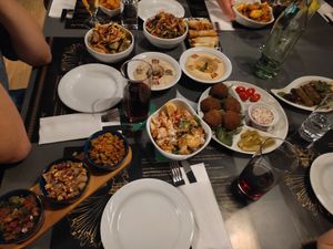 Die vielen Vorspeisen sind perfekt zum teilen und durchprobieren at Le Cédre  in Konstanz