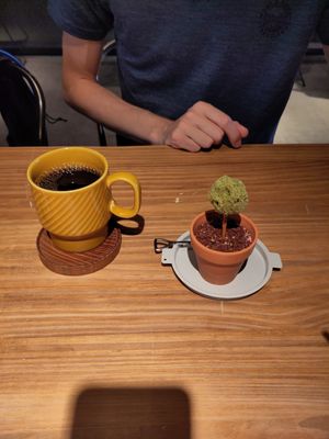 Strawberry mousse with a matcha shaped tree at Sai-Cafe in Himeji