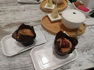Zwei vegane Muffins. at Pasticceria da Ily in Trieste