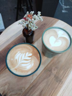 Soja und Hafer Flat White at Le Petit Café in Frankfurt