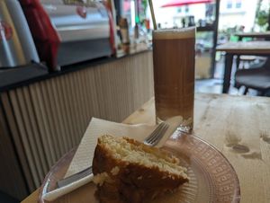 Citrus cake at Le Petit Café in Frankfurt