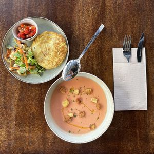 Menú de mediodía.
Tortilla de patata y salmorejo at Baobab Soul Kitchen & Bar in Alicante