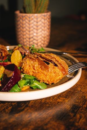 Queso de cabra crocante at Baobab Soul Kitchen & Bar in Alicante