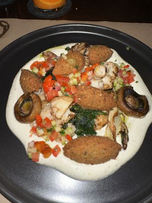 Falafel mit cashew Soße   at Baobab Soul Kitchen & Bar in Alicante