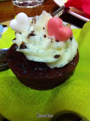 cupcake at Hibiscus Wilde Vegan Food Bar in Dublin