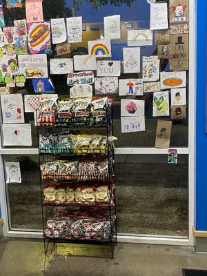 Chips and art wall  at Ike's in Peoria