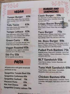 Vegan at Fly & Shine in Penida Island