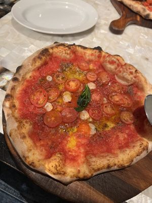 Pizza pomodori  at Posillipo in Tomigusuku