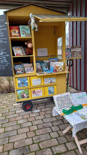 stand mit kinderbüchern & so at Sentana Stiftung in Bielefeld