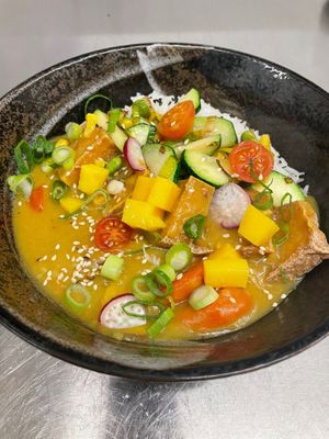 Curry Tofu Bowl at Bowls in Bruges