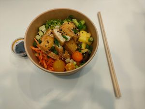 Tofu poké at Bowls in Bruges