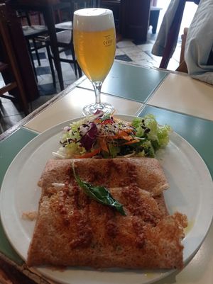 Crepe de trigo sarraceno com as sugestões vegan do chefe: espinafres e tofu at La Cereria in Barcelona