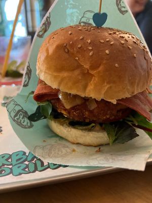 Burger (Chickn + Inspiration) at Urban Gorillas - Vegan Revolution in Dusseldorf