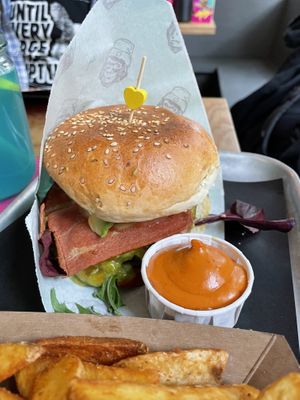 „Schönheit“ + bacon  at Urban Gorillas - Vegan Revolution in Dusseldorf