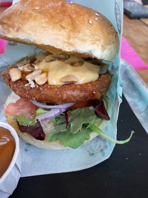 A look into the peanut burger „Beglückung"  at Urban Gorillas - Vegan Revolution in Dusseldorf