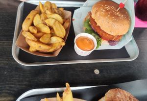 Burger with wedges at Urban Gorillas - Vegan Revolution in Dusseldorf