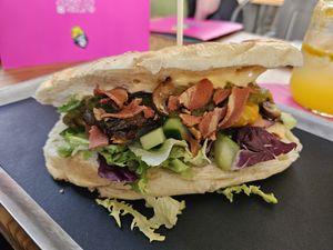 "If you don't know" at Urban Gorillas - Vegan Revolution in Dusseldorf