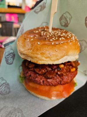 "Leidenschaft" with Like Meat Patty at Urban Gorillas - Vegan Revolution in Dusseldorf