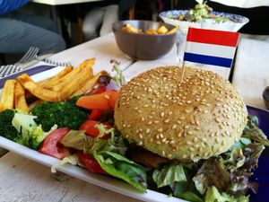 Weedburger. at De Bonte Kraai in Katwijk Aan Zee