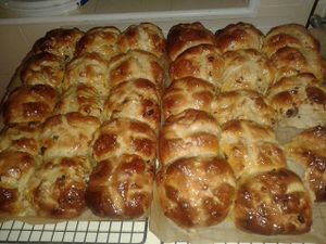 Hot X Buns, Cranberry and White choc and normal fruit and spice ! at Karen's Kitchen Troviscais Odemira in Troviscais