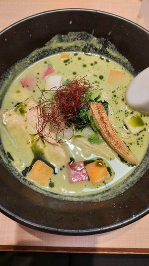 For Ramen and Matcha Lover 💚 
A great vegan option in a non-vegan restaurant in the middle of Asakusa. The owner makes a vegetable broth on the side. This Matcha ramen will be a at Yoroiya Ramen in Tokyo