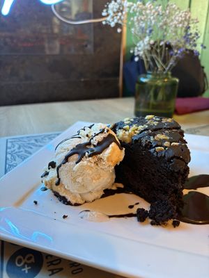 Vegan Brownie Helado  at Amukan Gourmet  in Chiloe