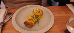 Rouleau carottes et amande amer, tofu et gomasio d'amandes at La Belle Verte in Toulouse