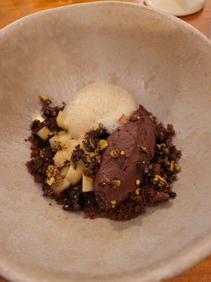 Ganache chocolat, écume pistache at La Belle Verte in Toulouse