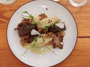 Seitan with mushrooms, mashed potatoes at La Belle Verte in Toulouse