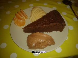 Chocolate criolino with vegan chocolate Chantilly and fruits at La Belle Verte in Toulouse