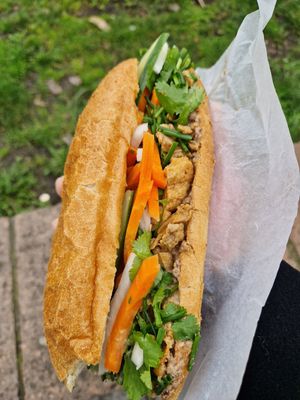 Vegan Bahn mi at Saveur de Bánh Mì in Berlin