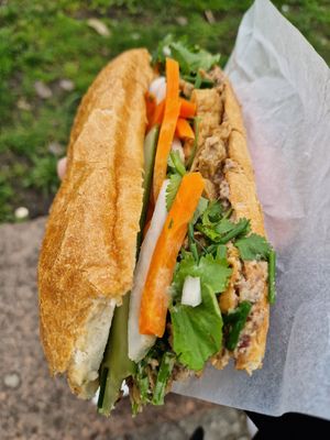 Vegan Bahn mi at Saveur de Bánh Mì in Berlin