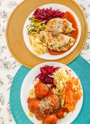 Pulpety a la IKEA i meksykańskie empanady at Karrotka in Torun