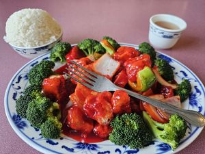 Sweet n sour vegan chicken with broccoli at Royal Dragon in Georgetown