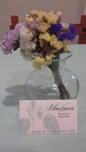 table dressing with business card at Albahaca in Vigo