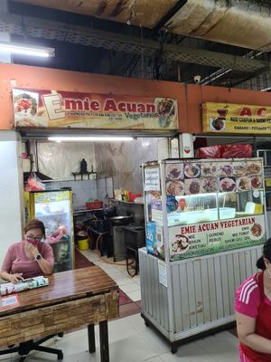 2 kiosks at Emie Acuan Vegetarian in Jakarta