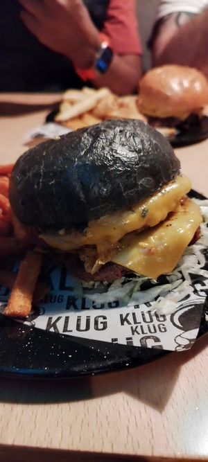  at Klüg Burgers in Mallorca