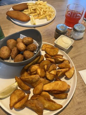 chilli cheese nuggets and vegan wiener snitzel  at Das Delicious in Vienna