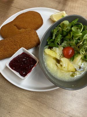 No Surf and Turf with potato salad  at Das Delicious in Vienna