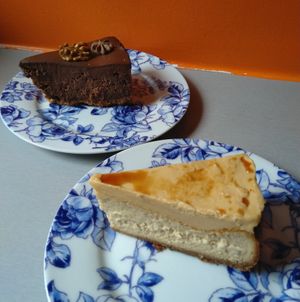 Cheesecakes at East Side Burgers in Paris