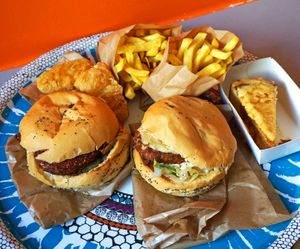 Take out: Burgers + Cheesecake + Fish n' chips + French Fries at East Side Burgers in Paris