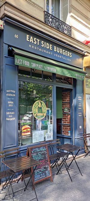 New façade at East Side Burgers in Paris