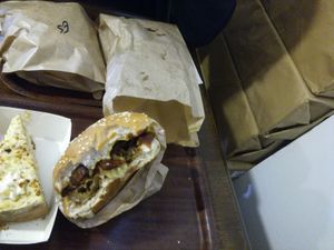 Bronx burger + cheesecake Paris-Brest at East Side Burgers in Paris