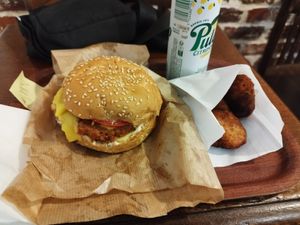 Spanish B*mb burger + las bravas at East Side Burgers in Paris