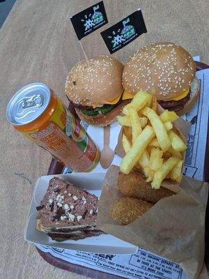  at East Side Burgers in Paris