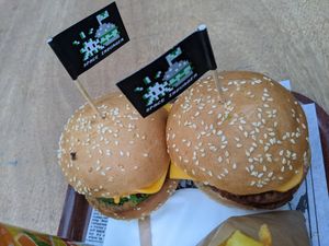  at East Side Burgers in Paris